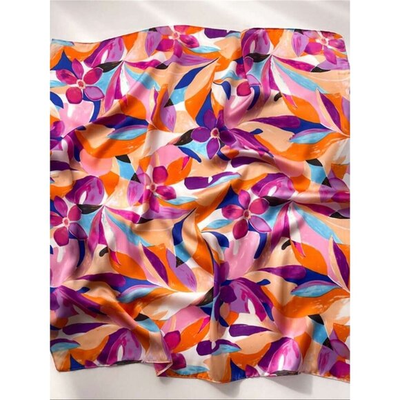 ✨Luxury Chic Silky Square Scarf Purple White Iris Flower Print Head Bandana New✨ - Picture 3 of 5